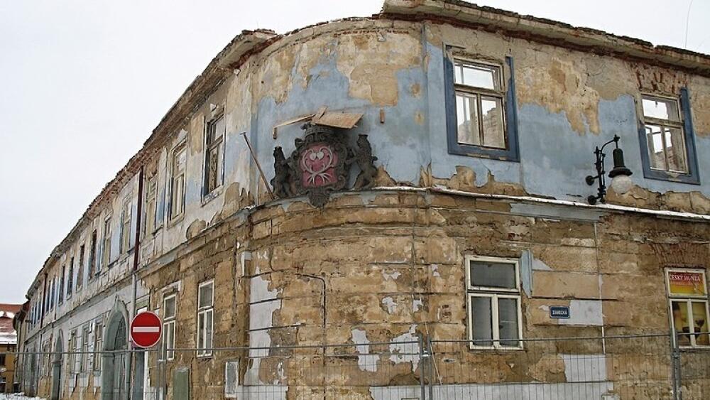 Zdevastovaný objekt...